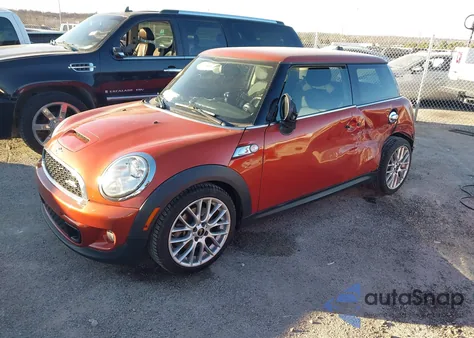 2011 Mini Cooper S z USA, uszkodzony, nr VIN WMWSV3C5XBTY23987